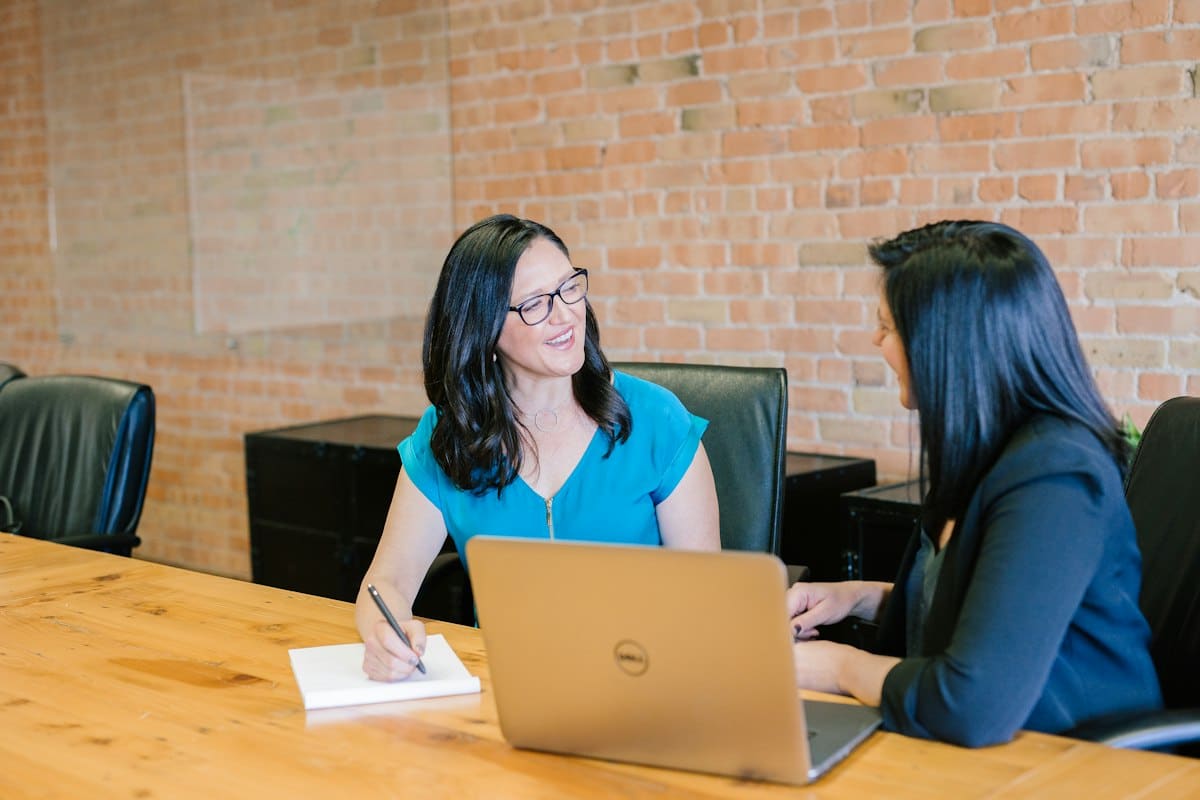 Use an accountant – meeting with a tax adviser