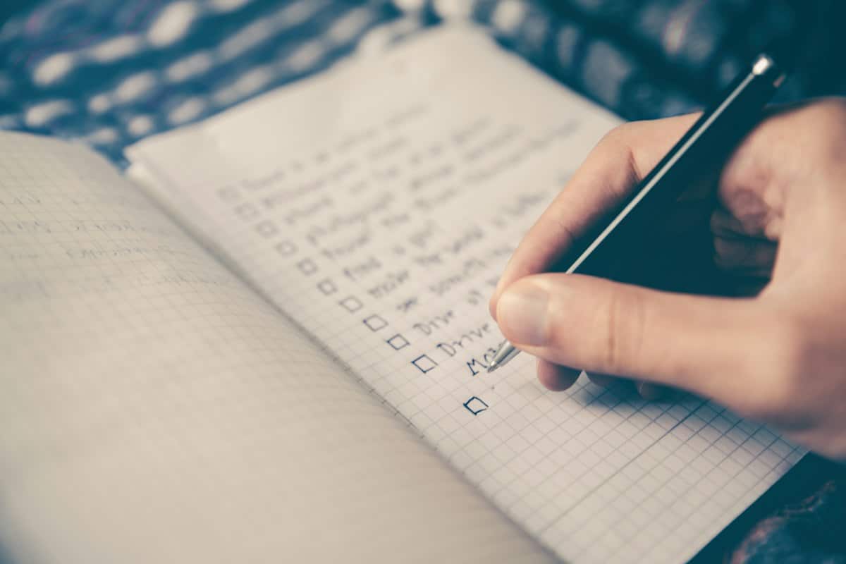 Writing a list – steps for filing a CGT return on UK property