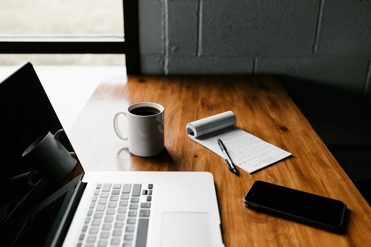 Laptop on a desk – how to file a non-resident CGT return
