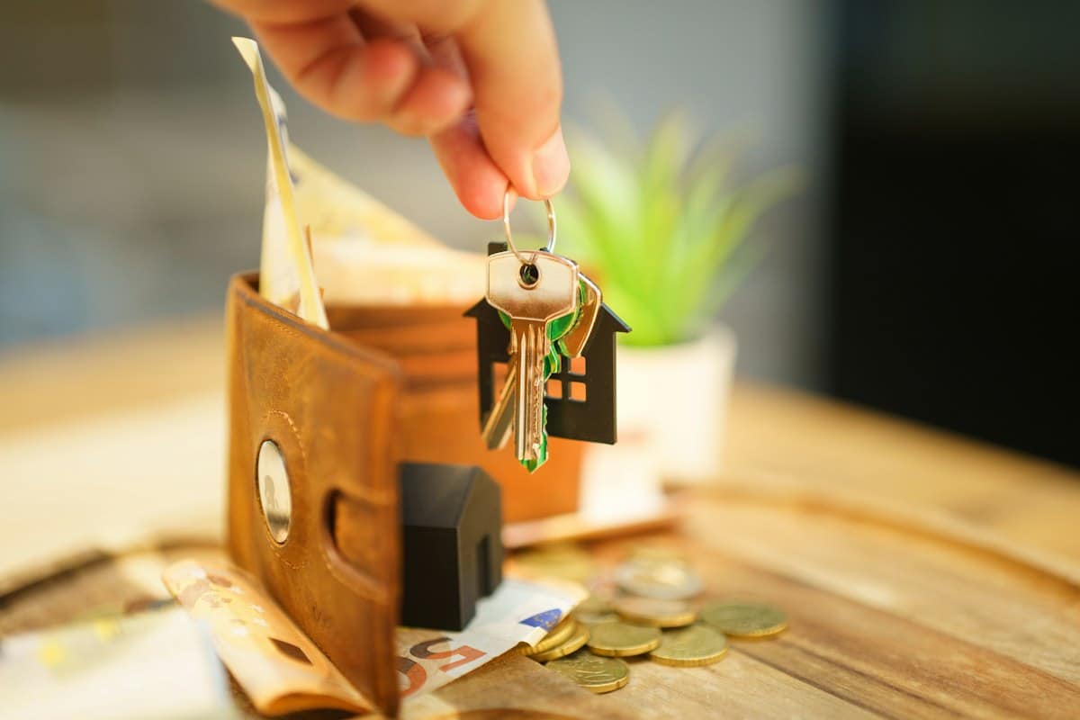 House keys held in hand – giving an inherited property away and CGT