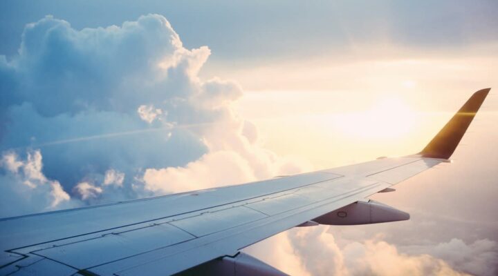 Aeroplane wing above the clouds – non-residents CGT on shares